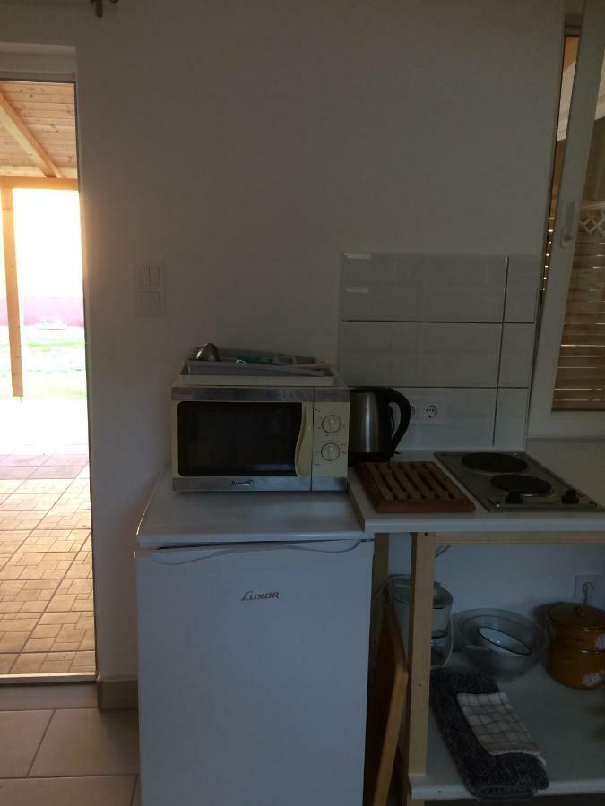 Teraszos Haz Hotel Balatonlelle Exterior foto