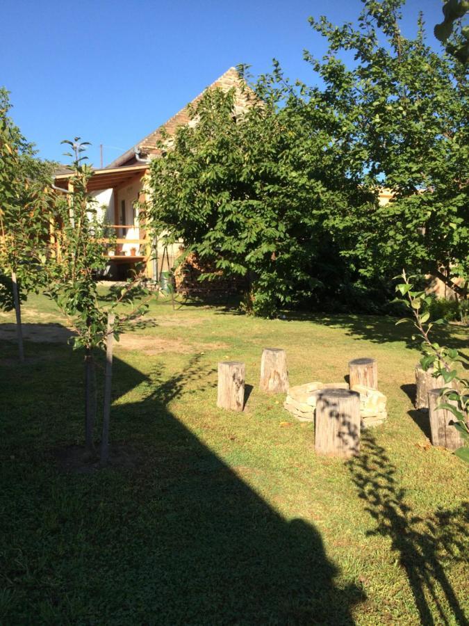 Teraszos Haz Hotel Balatonlelle Exterior foto
